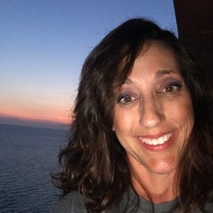 Meet your Posher, Carrie